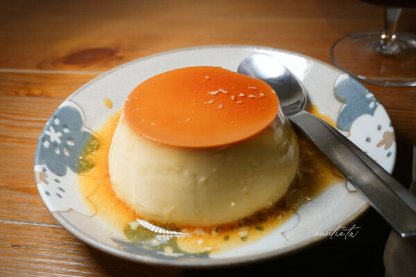 ▲▼新北板橋深夜咖啡廳「ssSip late-night space」有貓咪、拿坡里披薩跟好吃布丁。（圖／部落客水晶提供）