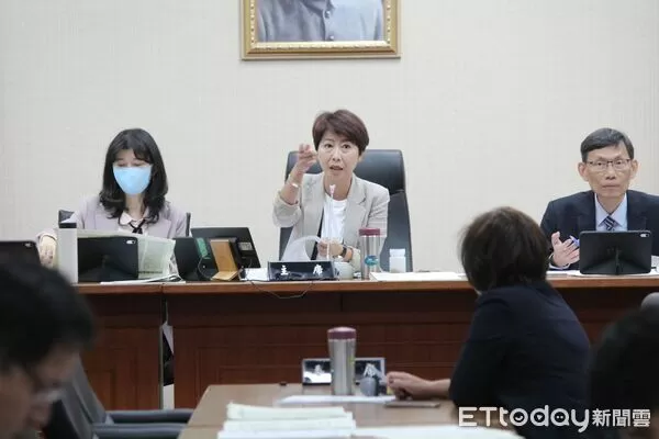 ▲立法院經濟委員會審查《企業併購法》，陳亭妃要求配套同步強化中小企業競爭力。（記者林東良翻攝，下同）