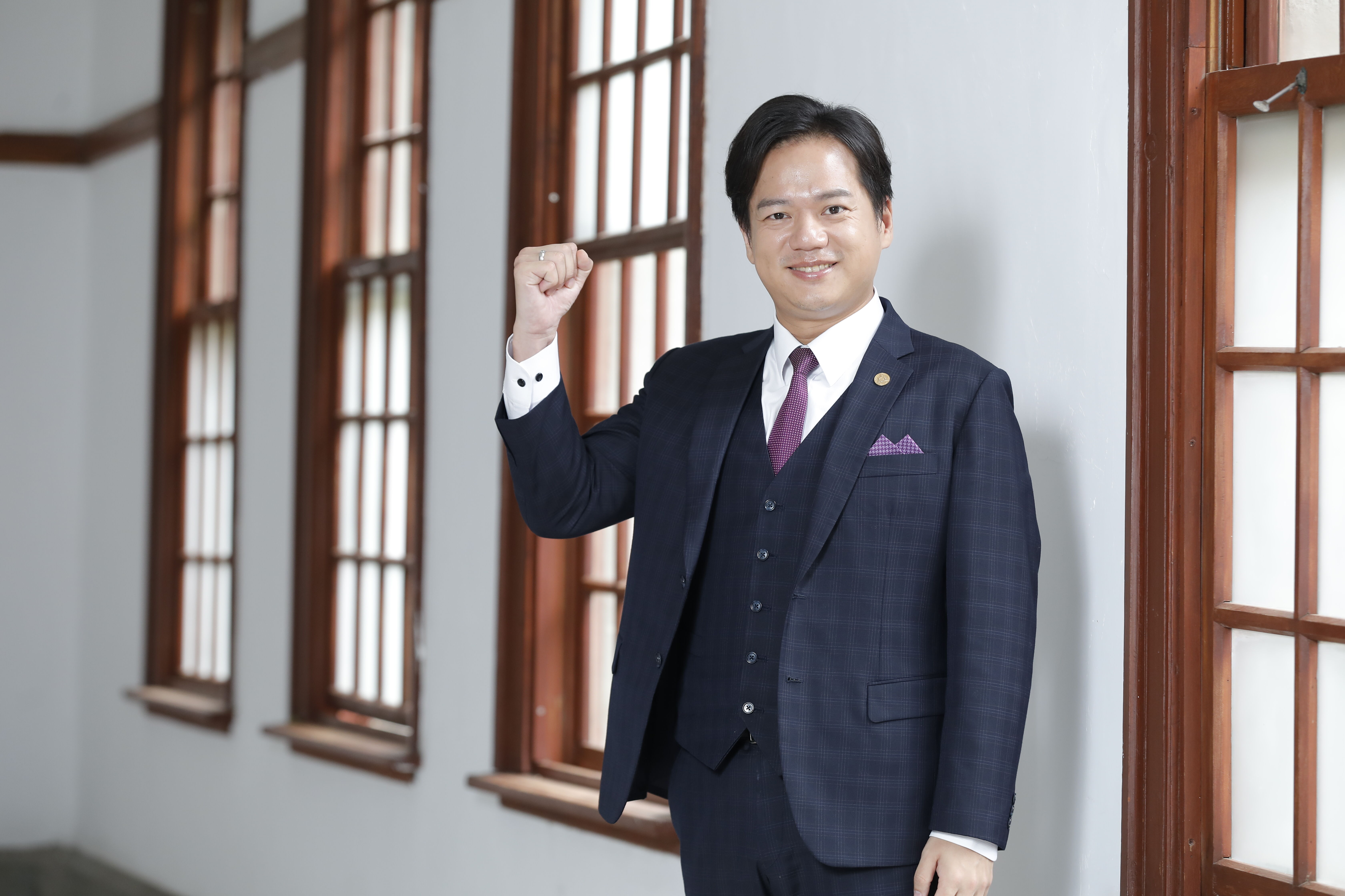 ▲▼從「百億負債」到「零負債、發現金」：新竹市如何做到？新竹市代理市長邱臣遠專訪。（圖／記者湯興漢攝）