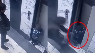 「電梯吞人」瞬間曝光！俄3歲娃輕輕碰門　竟墜1.8M電梯井