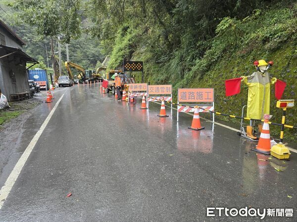 ▲▼             鳳凰颱風來襲，中橫公路台8線梨山-大禹嶺段預計今天晚間6時起實施預警性封閉。（圖／記者李陳信德翻攝，下同）