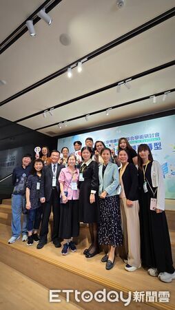 ▲▼花蓮慈院與慈大3篇產學合作論文，榮獲2項口頭發表金獎、1項研究創新獎等殊榮之外，另花蓮慈院還有4篇獲得卓越研究發表獎，與慈大產學合作共有2篇獲得卓越研究發表獎；同時，有8篇海報獲得錄取佳績。（圖／慈濟醫學中心提供，下同）