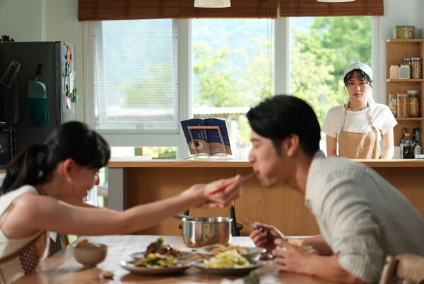 ▲《就算一個人也可以好好的吃飯2》胡宇威、李玲葦、姚以緹陷入三角戀。（圖／公視+提供）