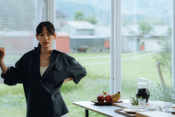 ▲《就算一個人也可以好好的吃飯2》胡宇威、李玲葦、姚以緹陷入三角戀。（圖／公視+提供）