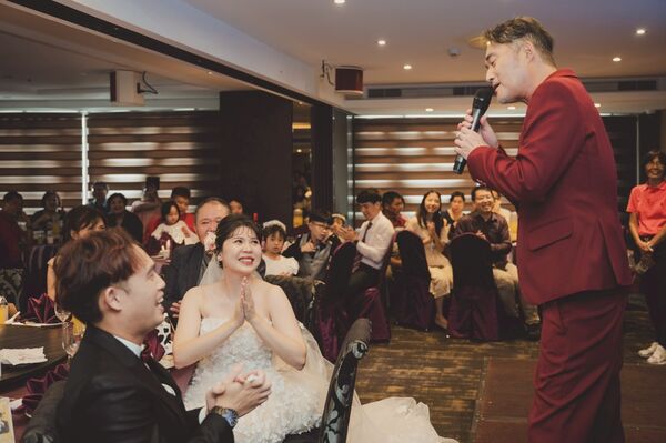 ▲江國賓驚喜現身粉絲婚禮。（圖／三立提供）