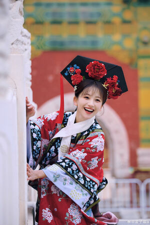 ▲▼短劇《還珠》小燕子被嫌眼睛不夠大，金子璇大方回應。（圖／翻攝自微博）