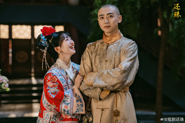 ▲▼短劇《還珠》小燕子被嫌眼睛不夠大,金子璇大方回應。(圖/翻攝自微博)