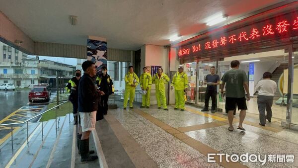 ▲▼宜蘭蘇澳山區土石流警戒，永春里及永樂里107居民緊急撤離。（圖／記者游芳男翻攝，下同）