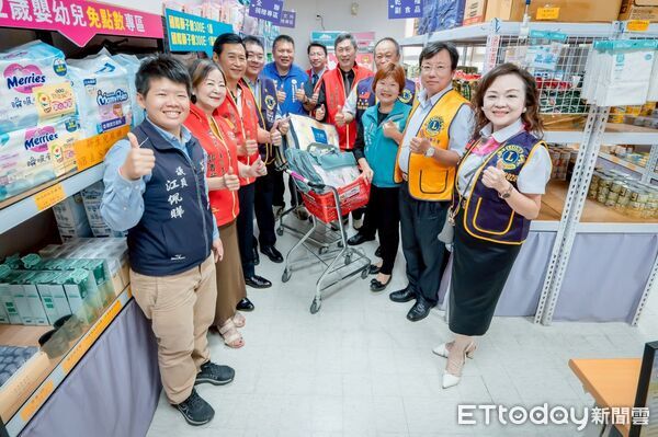 ▲▼   國際獅子會300E-1區捐助嘉義縣物資，關懷弱勢  。（圖／嘉義縣政府提供）