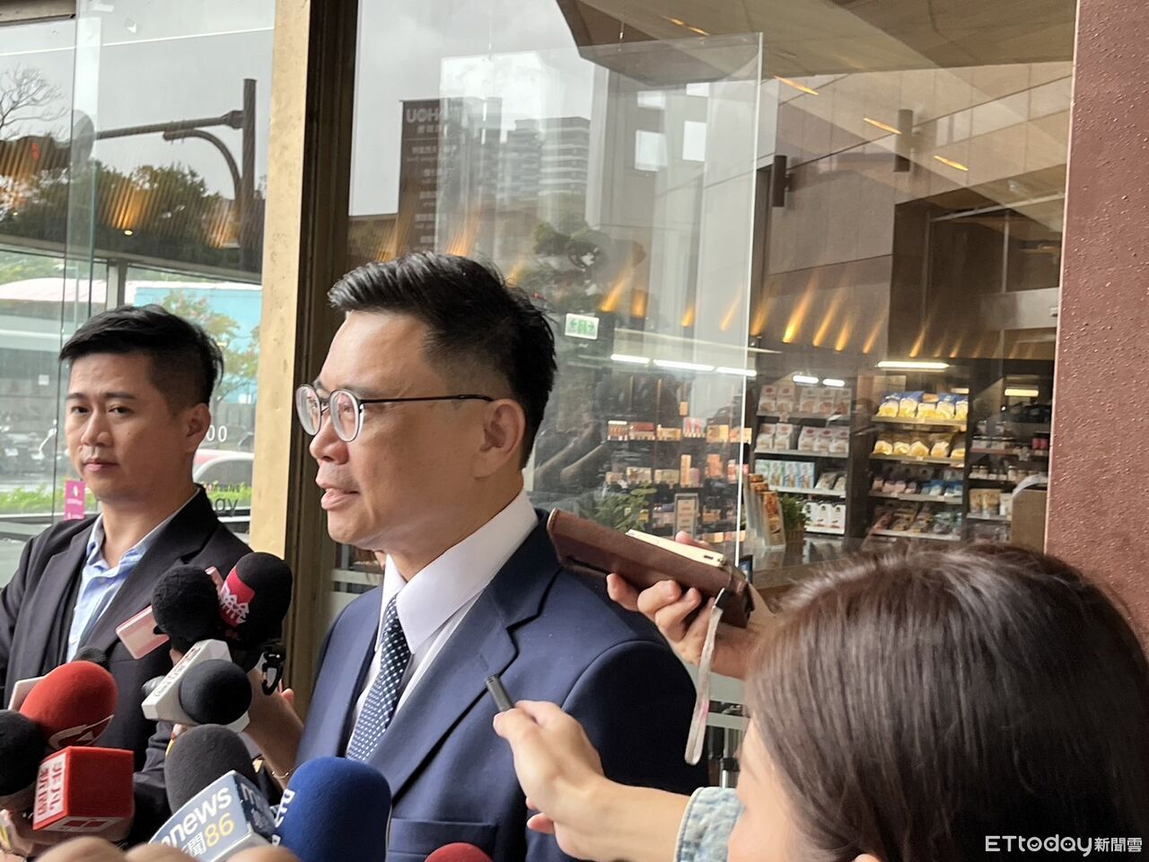 曝民調最慘時僅領先柯志恩5% 賴瑞隆:若柯挺鄭麗文路線人民不會接受