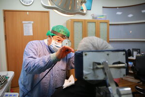 傳統手術須開大刀！慈院跨科微創內視鏡手術　強強聯手取腦瘤