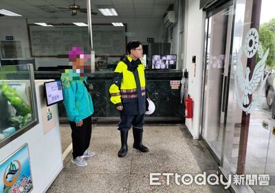 台東成功警風雨前護送長者返家 展現為民服務精神