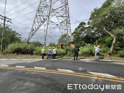 快訊／虎頭山驚見「1男掛在電塔下」明顯死亡！　晨運民眾嚇壞報警