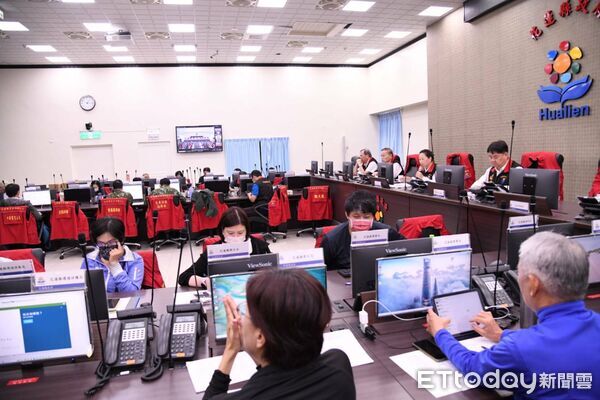 ▲▼花蓮縣政府今日上午召開鳳凰颱風第二次整備會議由縣長徐榛蔚親自主持。（圖／花蓮縣政府提供，下同）