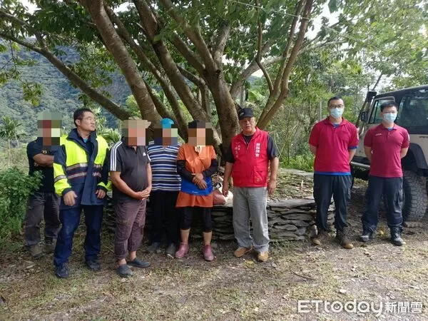 ▲里港警方配合三地門鄉公所執行撤離工作。（圖／記者陳崑福翻攝）
