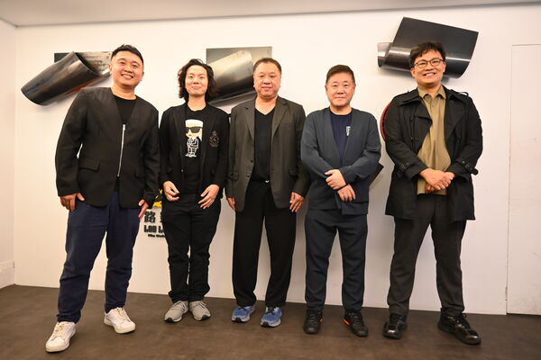 ▲瀚草文創創辦人曾瀚賢（左起）、泰國知名電影公司 Transformation Films總裁Sangar Chatchairungruang與樂到家國際娛樂總經理郝柏翔，共同簽署合作備忘錄，建立戰略夥伴關係。（圖／瀚草文創提供）