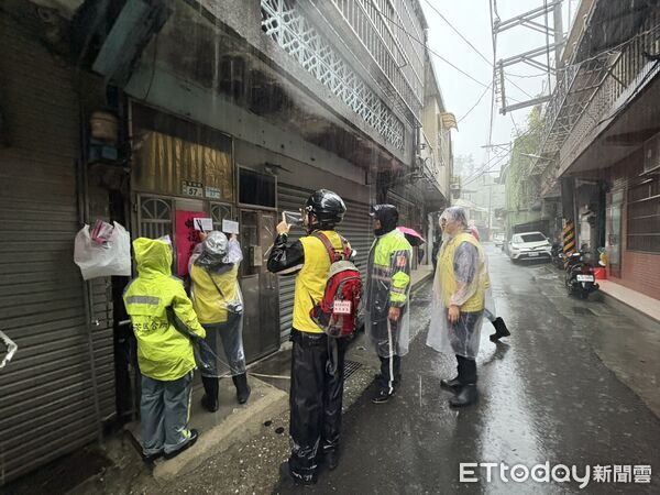 ▲鳳凰颱風來襲，瑞芳區公所撤離567居民。（圖／記者郭世賢翻攝，下同）