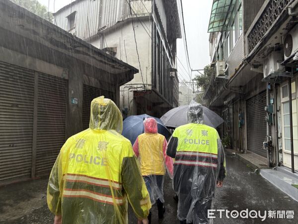 ▲鳳凰颱風來襲，瑞芳區公所撤離567居民。（圖／記者郭世賢翻攝，下同）