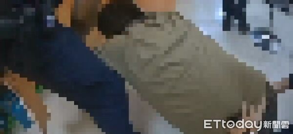 ▲▼兇刀+壓制上銬畫面另出+副院長 。（圖／記者陳以昇翻攝）