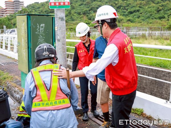▲▼高雄市政府災害應變中心今（11）日下午召開鳳凰颱風第一次工作會議，市長陳其邁親自主持會議，了解各地情形與防災整備情形。（圖／記者賴文萱翻攝）