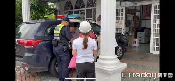 ▲枋寮警分局協助撤離低漥及山區住戶。（圖／記者陳崑福翻攝）