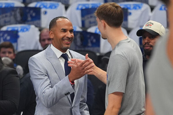 ▲▼獨行俠開除總管哈里森；老闆杜蒙。（圖／達志影像／美聯社）