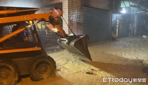 ▲▼鳳凰颱風重創蘇澳，災情慘重。(圖／民眾提供)