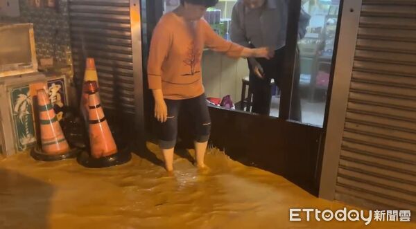 ▲▼鳳凰颱風重創蘇澳，災情慘重。(圖／民眾提供)