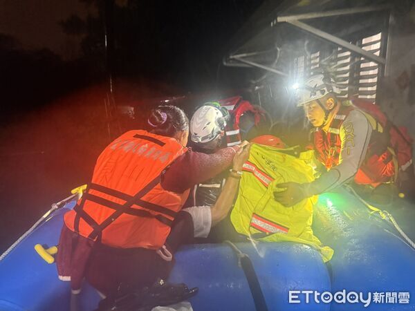 ▲▼鳳凰颱風讓蘇澳災情慘重。(圖／民眾提供)