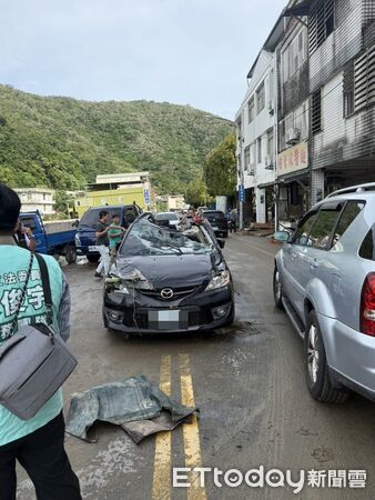 ▲▼宜蘭車輛裝甲車輾過             。（圖／記者游芳男翻攝）