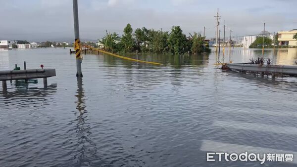 ▲▼ 宜蘭冬山五結淹水  。（圖／記者游芳男翻攝）