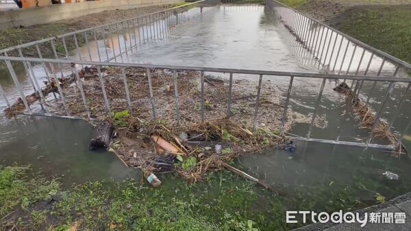 ▲▼ 宜蘭冬山五結淹水  。（圖／記者游芳男翻攝）