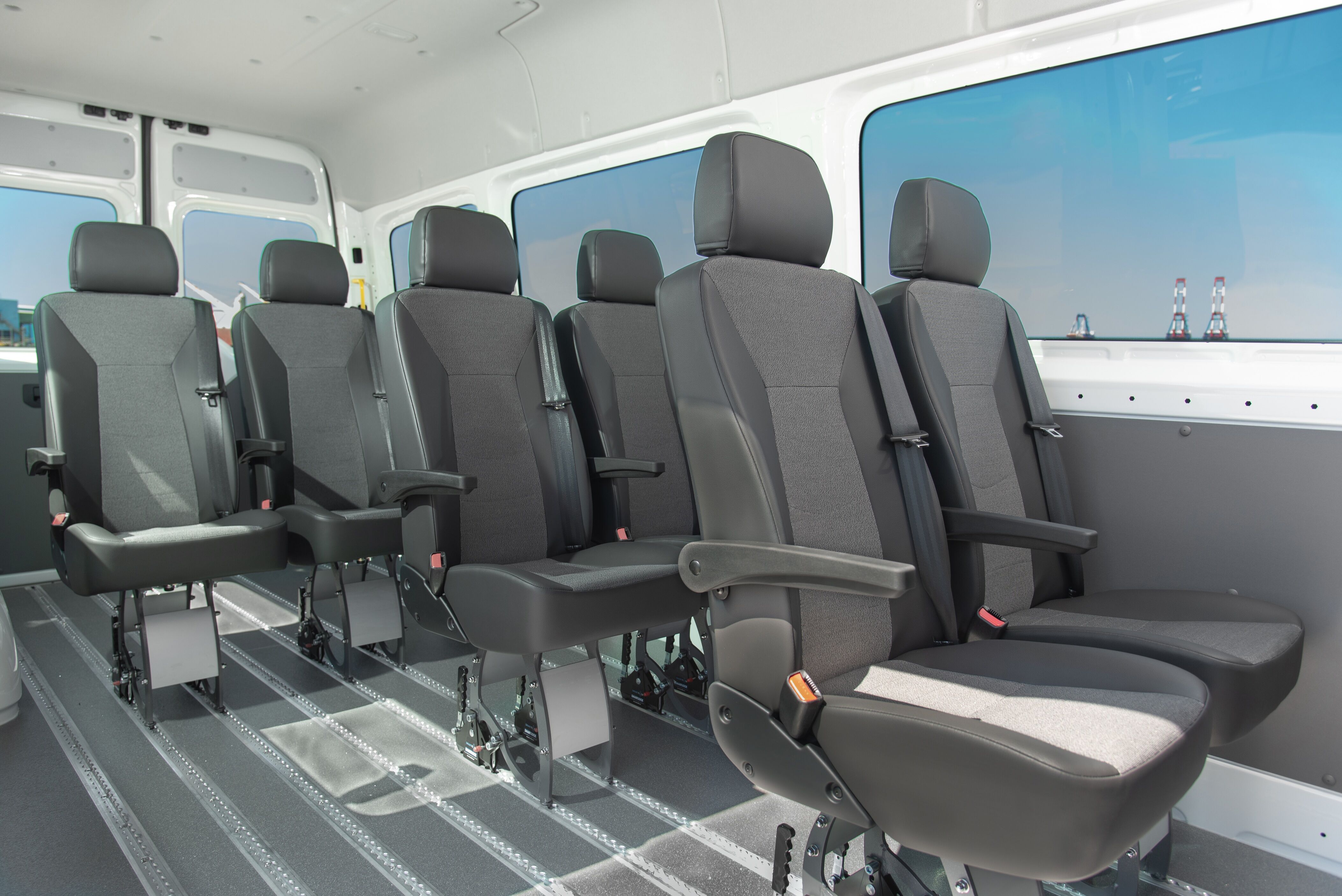 ▲福斯商旅大型9人座Crafter上市。（圖／翻攝自福斯）