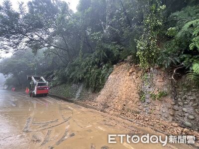 快訊/鳳凰來襲!陽金公路8.8k「邊坡坍滑」樹倒 緊急排除狀況