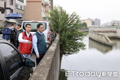 六塊寮排水防汛再升級　黃偉哲實勘抽水機組籲防颱勿鬆懈