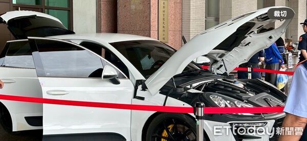 ▲▼台東地方檢察署拍賣會，民眾仍風雨無阻踴躍參與。（圖／花蓮分署提供，下同）