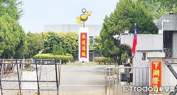 ▲在桃園市海軍陸戰隊服役的張姓上兵於今年3月間不服從傅姓排長指揮，暴怒下推摔在地，還勒住其頸部恫嚇「要弄死你」等語，遭桃園憲兵隊移送桃檢偵辦。（資料照／記者沈繼昌翻攝）