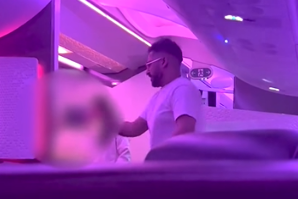 富商搭機失控！狂罵空姐X子「喊要性侵、燒死她」　刑期加重3倍