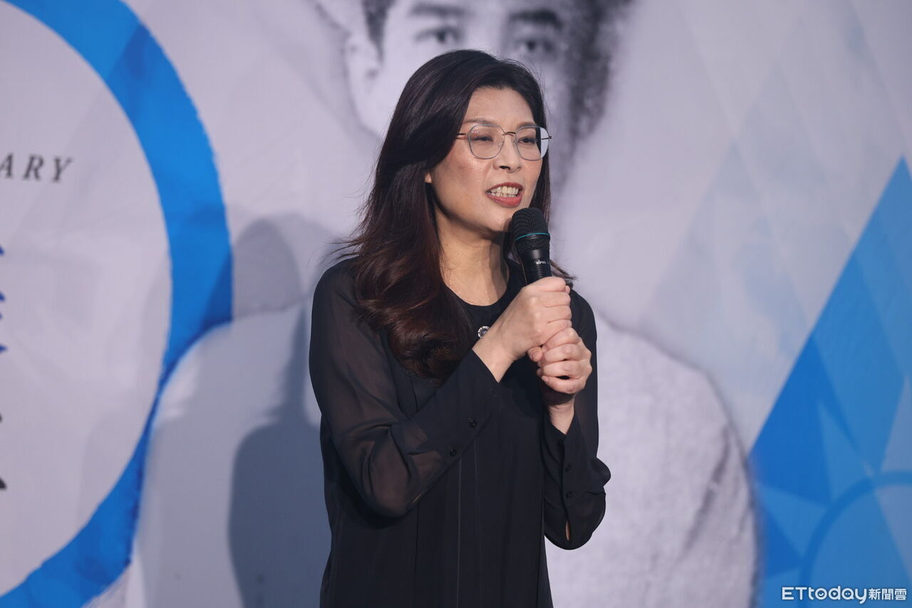 藍中常委喊「早日統一」遭開鍘　民進黨團諷雙標：不敢動鄭麗文