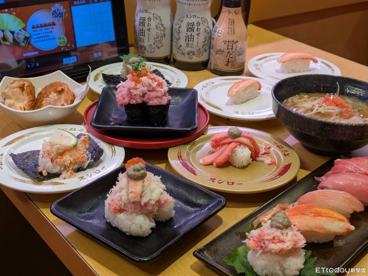 ▲壽司郎「感蟹祭」登場！松葉蟹50元吃得到　一幻聯名拉麵同步上市。（圖／記者黃士原攝）