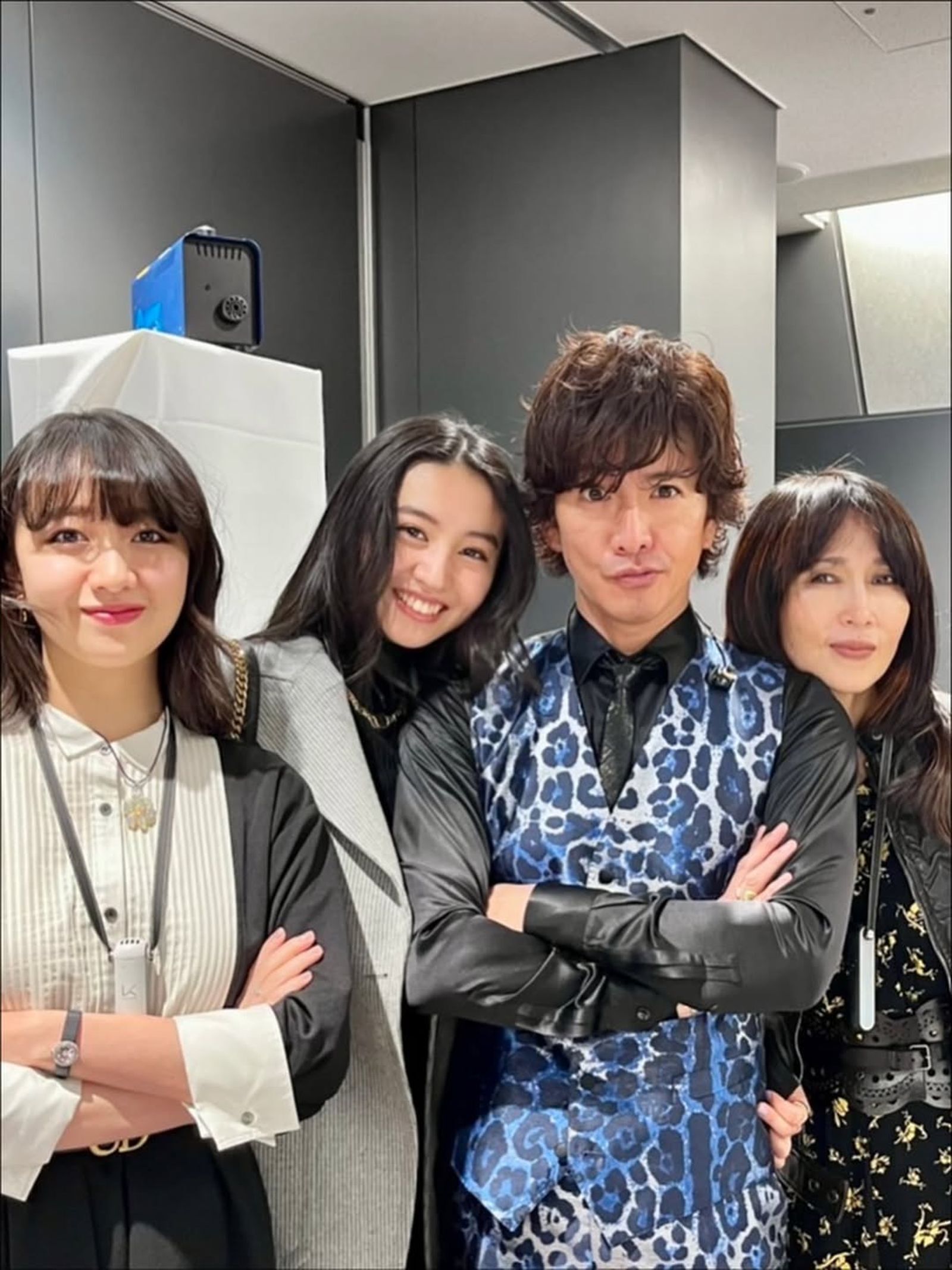 光希貼出一家四口近期的合照,為爸爸慶生。(翻攝koki IG)