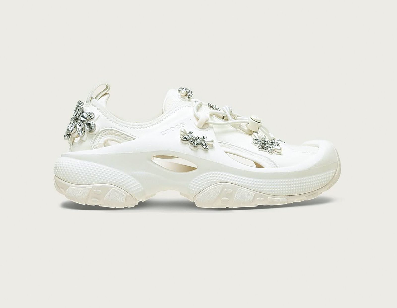 靚鑑賞／鞋教徒快拜