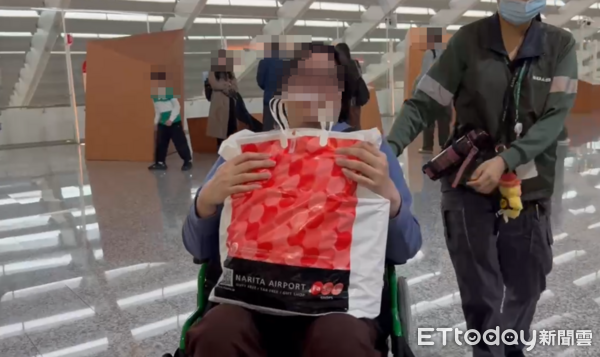 ▲▼ 陳姓男子造謠台灣砸錢讓副總統蕭美琴赴IPAC演講，今天在機場被逮捕。（圖／桃園機場記者聯誼會提供，下同）