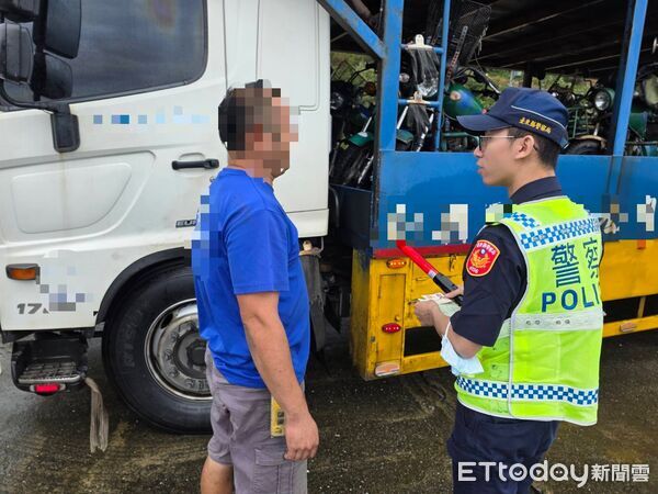 ▲大武警方加強稽查提升道路安全。（圖／記者楊晨東翻攝）