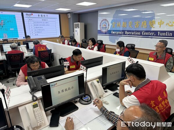 ▲雲林縣長張麗善主持颱風應變會議，叮嚀各單位防災不鬆懈。（圖／記者游瓊華翻攝）