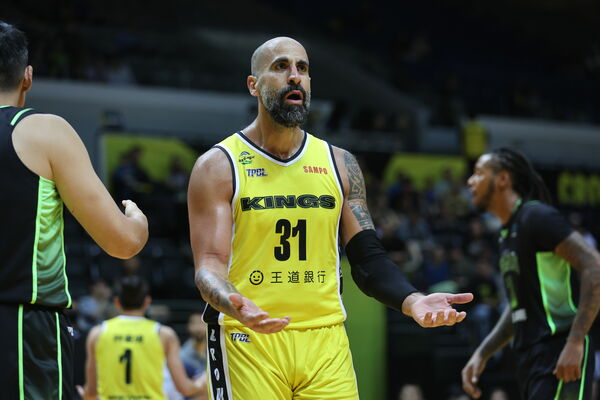 ▲國王洪志善、桑尼、李愷諺，夢想家蔣淯安、簡浩。（圖／TPBL職籃提供）