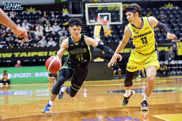 ▲國王洪志善、桑尼、李愷諺，夢想家蔣淯安、簡浩。（圖／TPBL職籃提供）