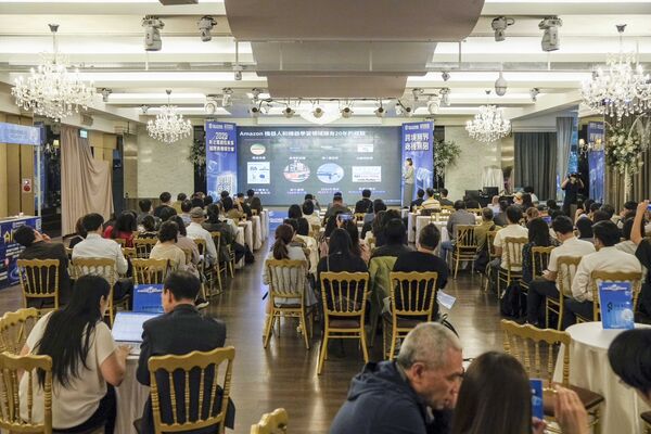 ▲多名講師分享國際趨勢與實戰經驗，剖析如何運用AI掌握市場脈動。（圖／IEAT提供）