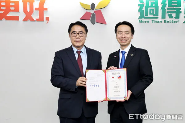 ▲日本山形市長佐藤孝弘率團拜會台南市長黃偉哲，雙方重申深化兩市情誼的共識。（記者林東良翻攝，下同）