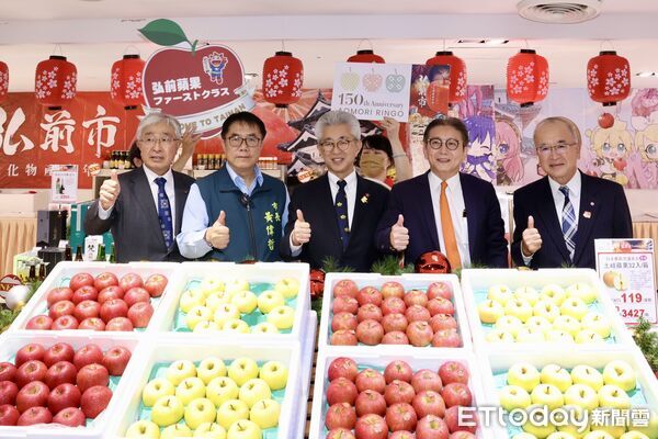 ▲日本山形市長佐藤孝弘率團拜會台南市長黃偉哲，雙方重申深化兩市情誼的共識。（記者林東良翻攝，下同）